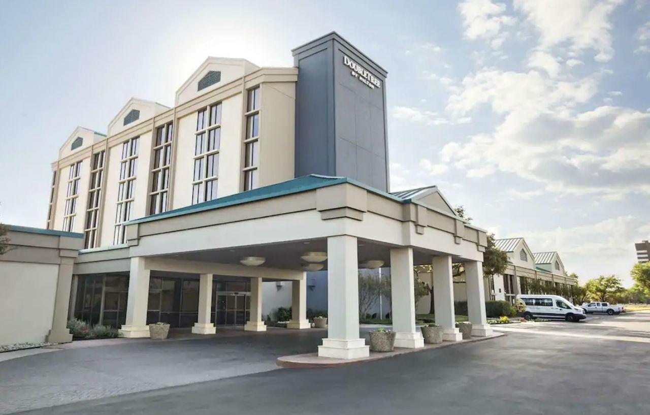 Отель Doubletree By Hilton Dfw Airport North Ирвинг Экстерьер фото