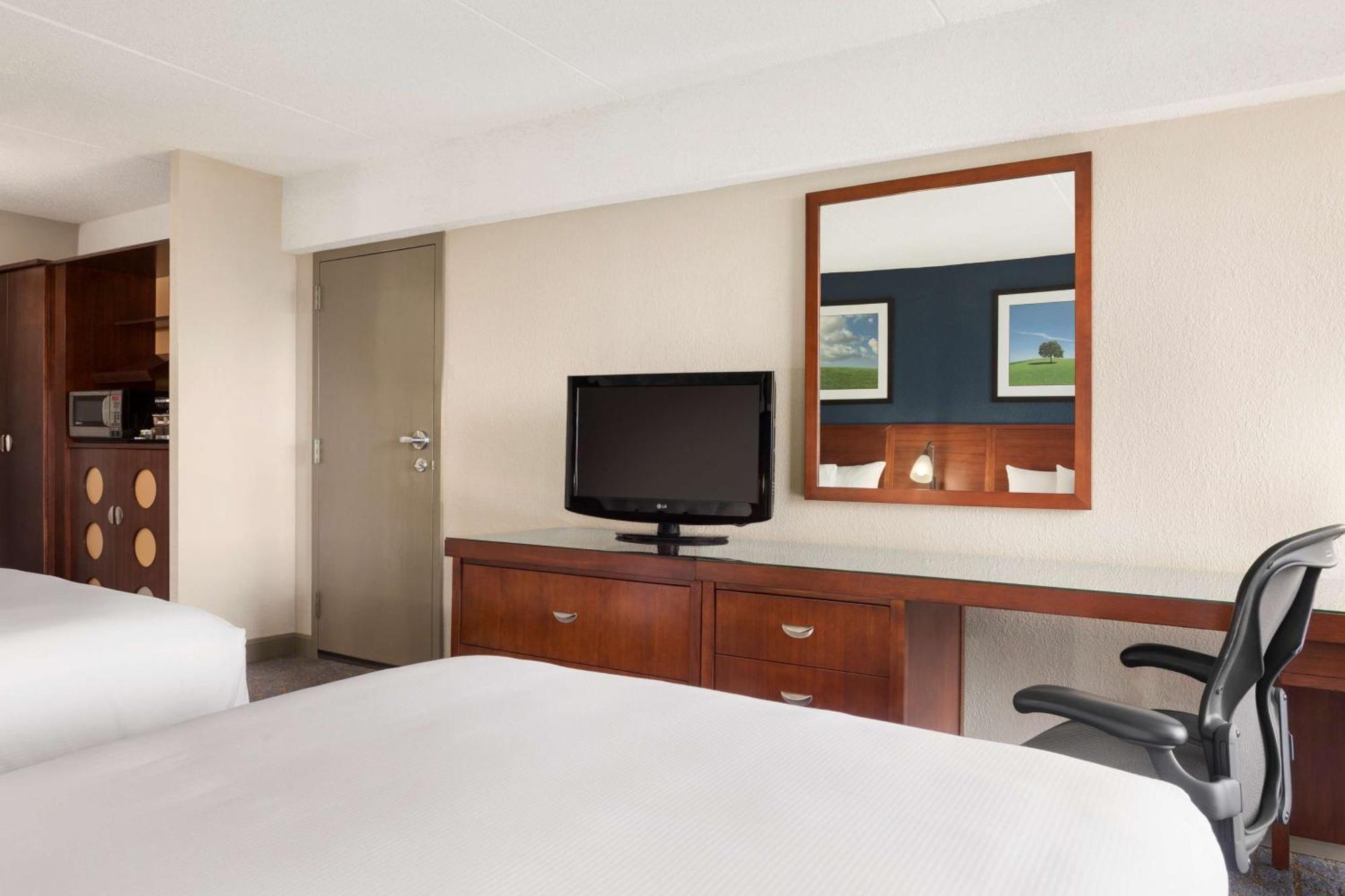 Отель Doubletree By Hilton Dfw Airport North Ирвинг Экстерьер фото