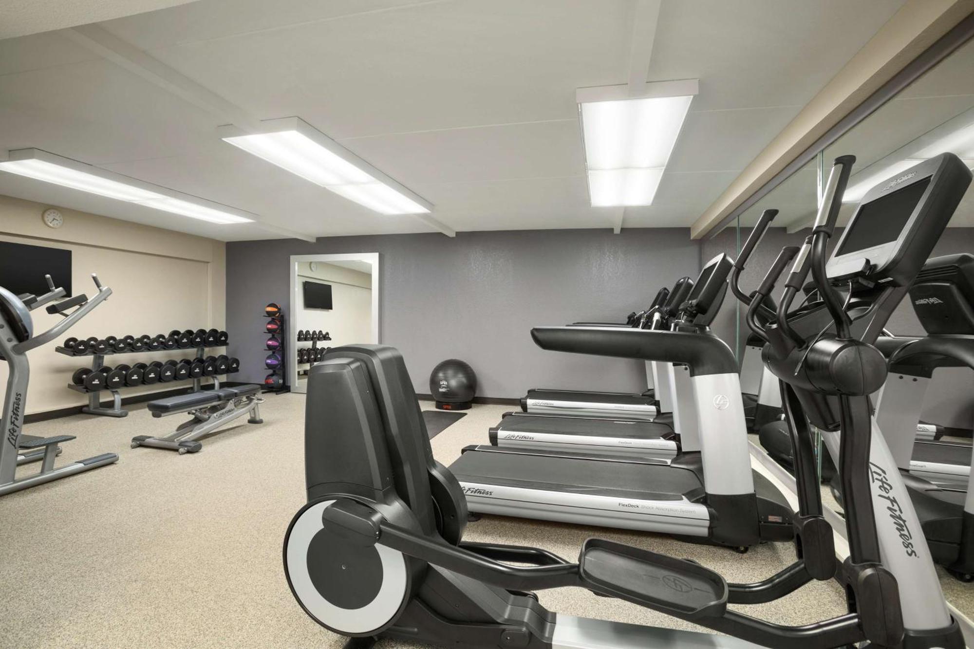 Отель Doubletree By Hilton Dfw Airport North Ирвинг Экстерьер фото