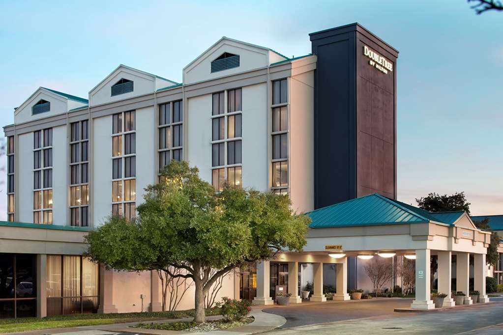 Отель Doubletree By Hilton Dfw Airport North Ирвинг Экстерьер фото