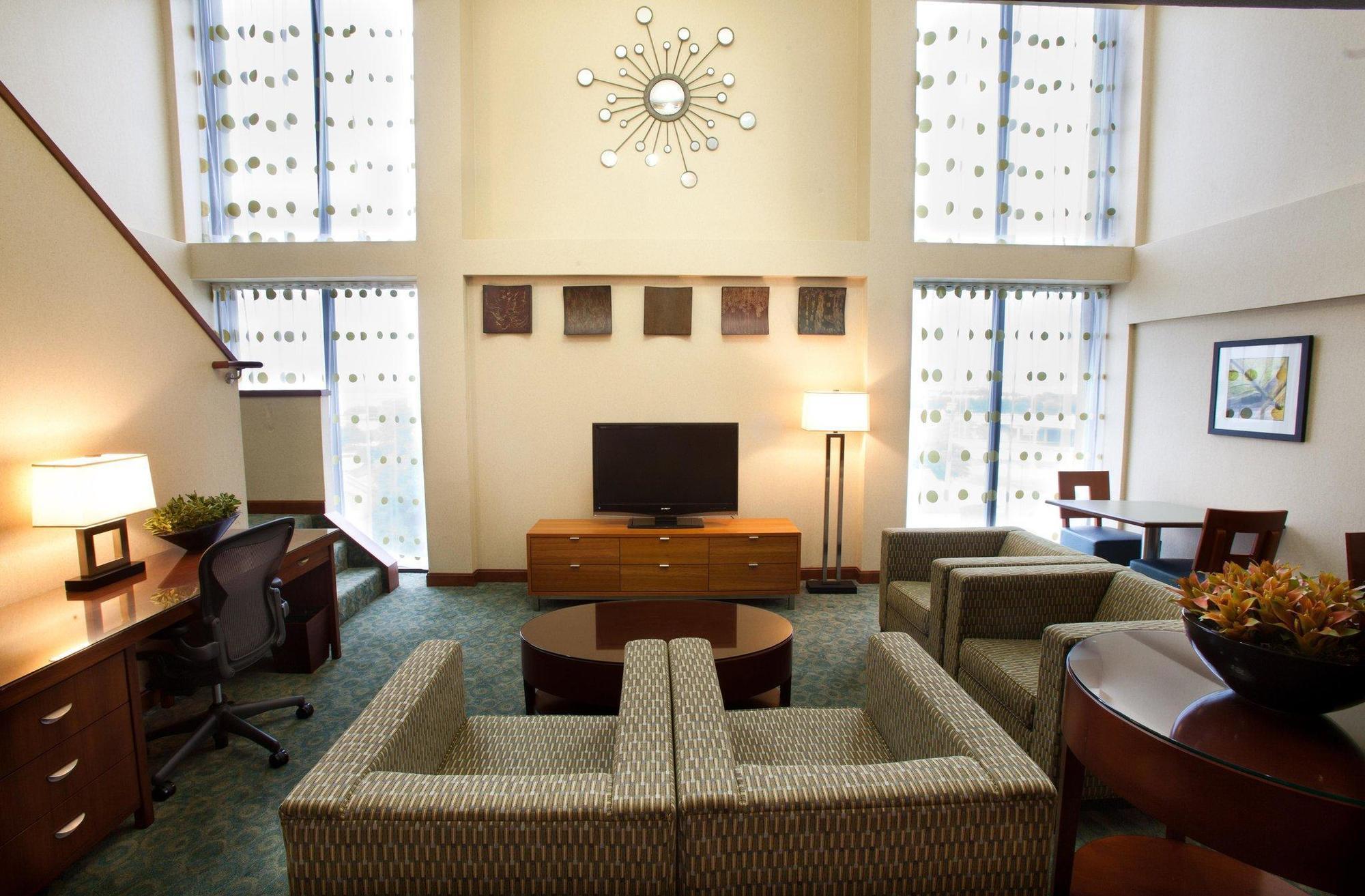 Отель Doubletree By Hilton Dfw Airport North Ирвинг Экстерьер фото